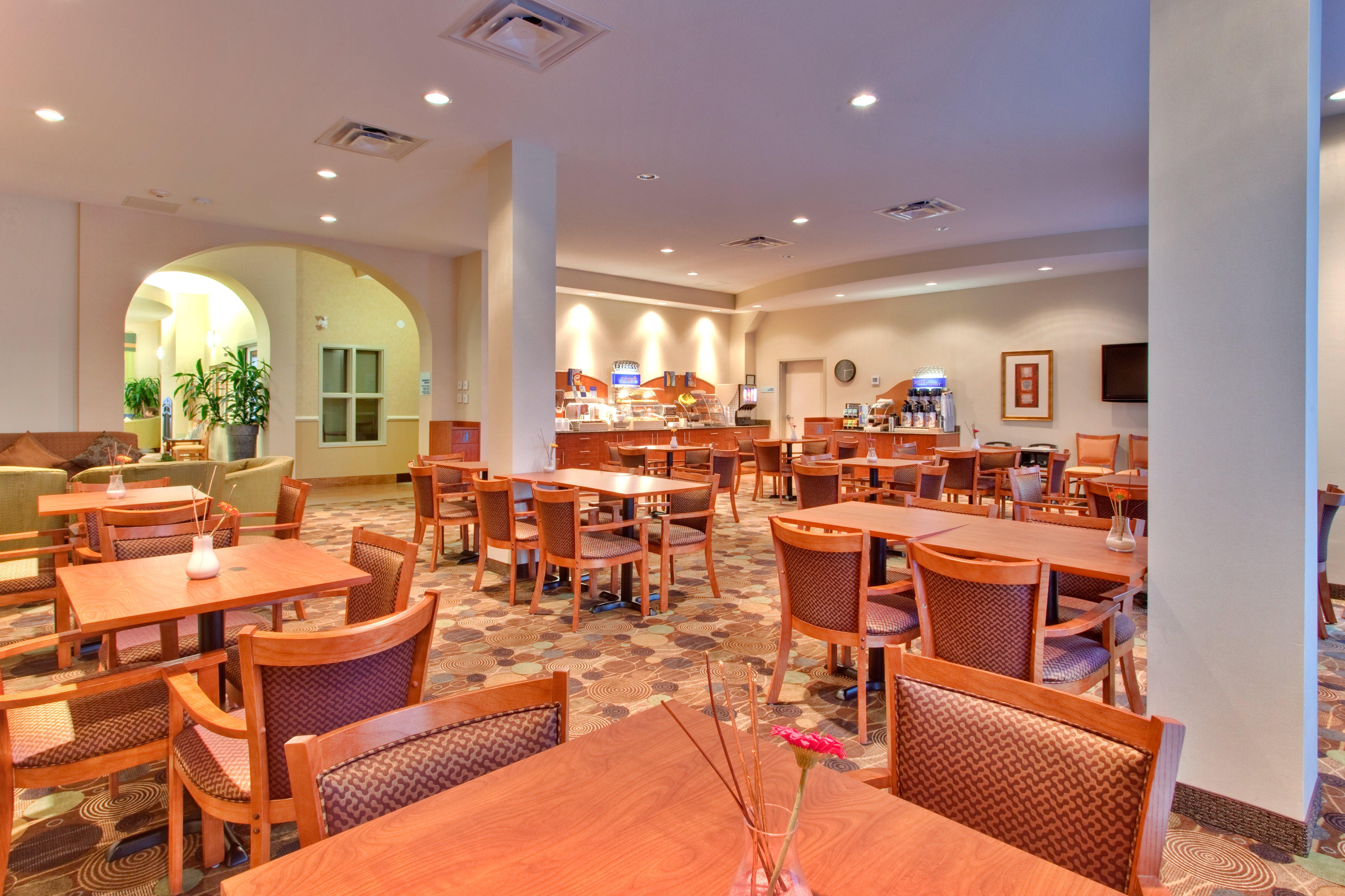 Holiday Inn Express Hotel & Suites-Edmonton South By Ihg Экстерьер фото