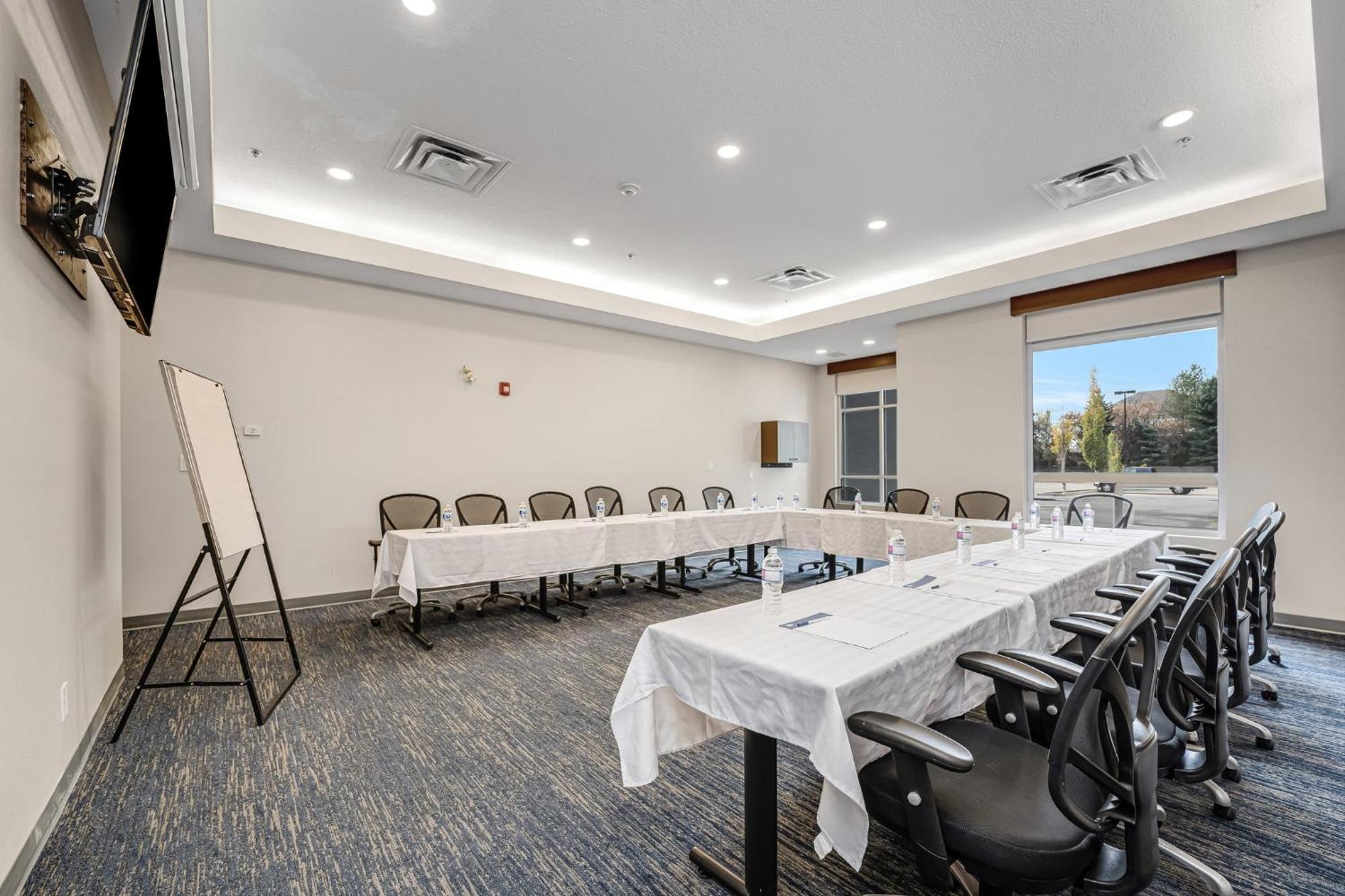 Holiday Inn Express Hotel & Suites-Edmonton South By Ihg Экстерьер фото