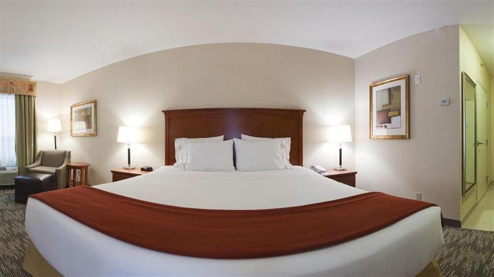 Holiday Inn Express Hotel & Suites-Edmonton South By Ihg Экстерьер фото