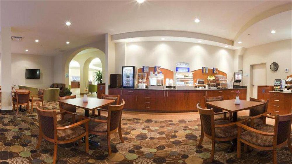 Holiday Inn Express Hotel & Suites-Edmonton South By Ihg Экстерьер фото